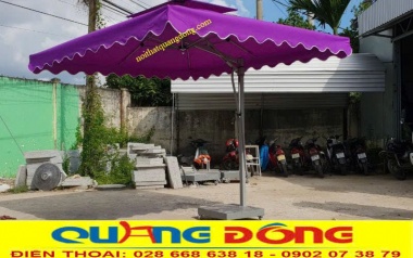 Dù lệch tâm cho không gian hồ bơi