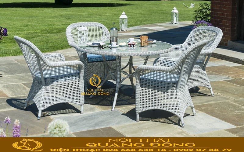 Bàn ghế mây nhựa với thiết kế đa dạng, phù hợp cho nhiều không gian
