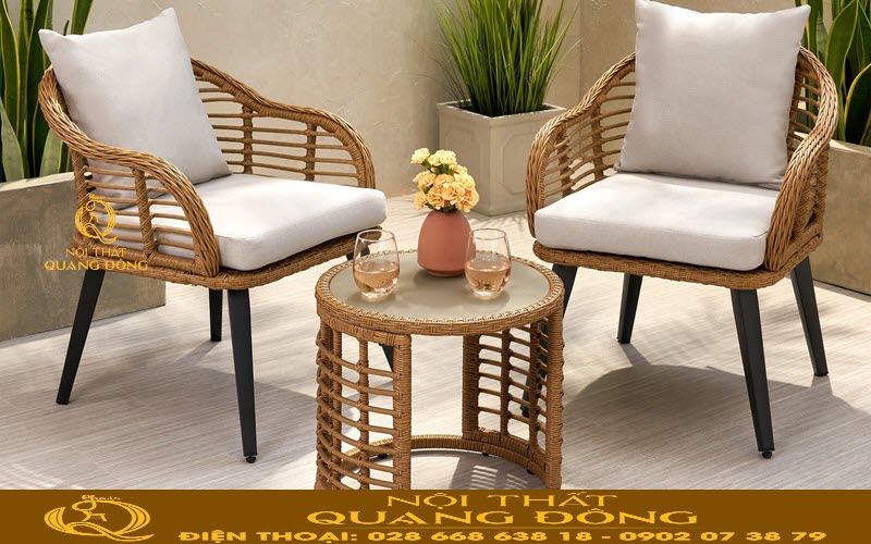 Bàn ghế mây nhựa được đan thủ công tỉ mỉ, chi tiết