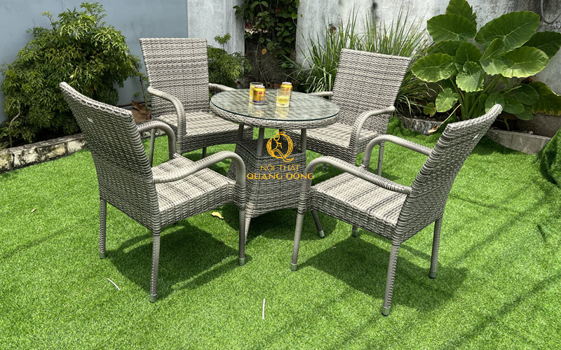 Ghế cafe QD-2039 mang thiết kế đơn giản