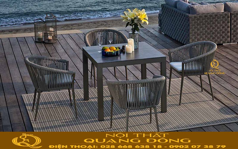 Bàn ghế mây nhựa sử dụng khung kim loại kết hợp cùng sợi mây nhựa chính phẩm