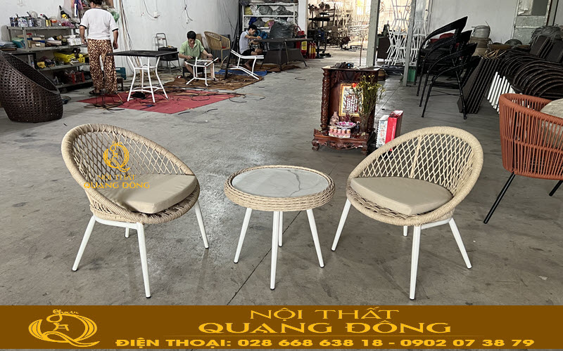 Bàn ghế giả mây QD-2110 sử dụng kiểu đan karo kết hợp kiểu đan long mốt
