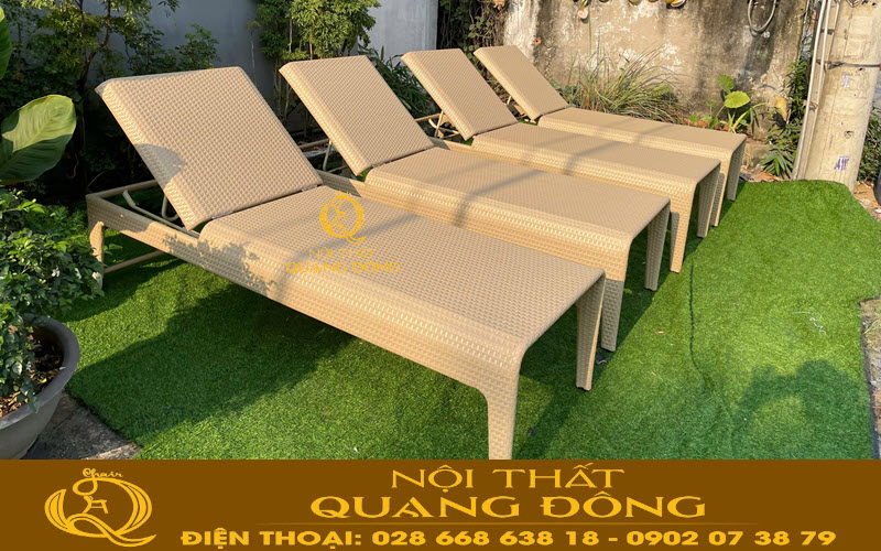 Ghế hồ bơi sử dụng màu vàng tre giống như mây tự nhiên