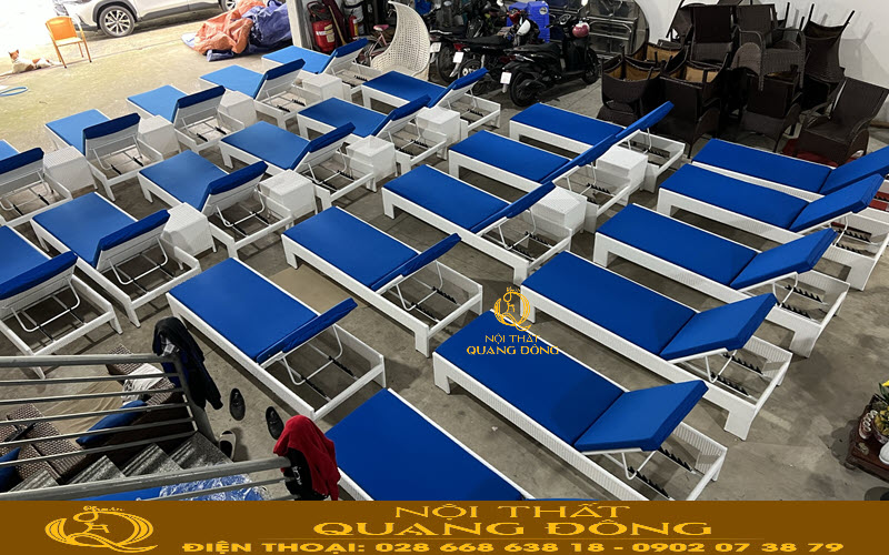 Ghế hồ bơi với thang điều chỉnh chế độ nghỉ ngơi tiện lợi