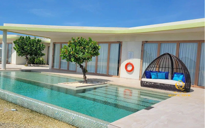 Giường tắm nắng thiết kế hình chóp độc đáo