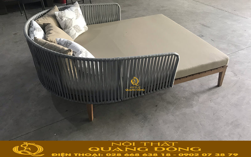 Giường tắm nắng được làm từ những vật liệu chuyên dụng ngoài trời