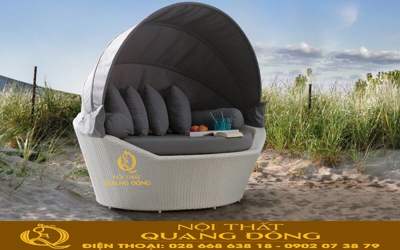 Giường tắm nắng nhựa giả mây sử dụng chất liệu bền bỉ cho không gian ngoài trời Giường tắm nắng cao cấp được sản xuất từ khung nhôm, kết hợp sợi nhựa giả mây