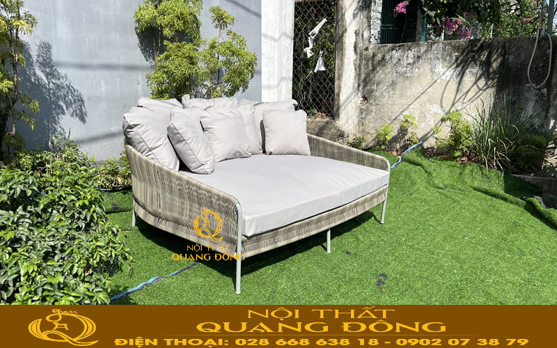 Mẫu giường tắm nắng sử dụng chất liệu chuyên dụng ngoài trời