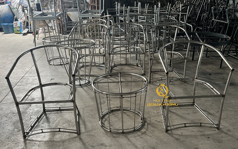Ghế mây nhựa sử dụng khung nhôm có trọng lượng nhẹ