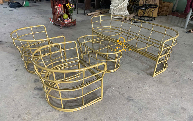 Sofa giả mây QD-684 được làm bằng khung thép sơn tĩnh điện