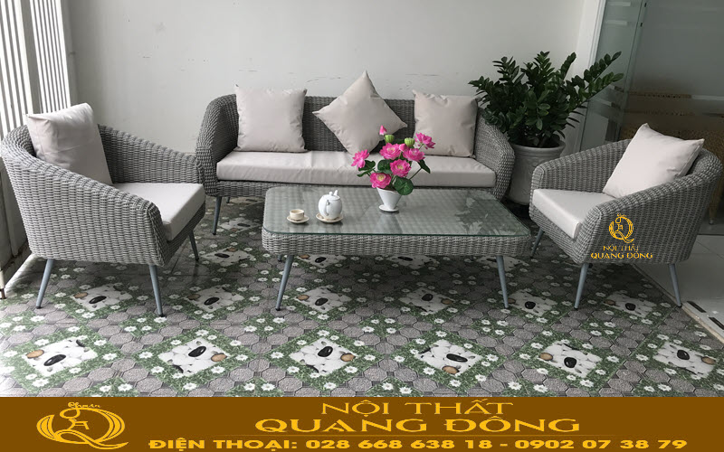 Sofa giả mây nổi bật với kiểu dáng thon gọn được đánh giá cao về mặt thẫm mỹ