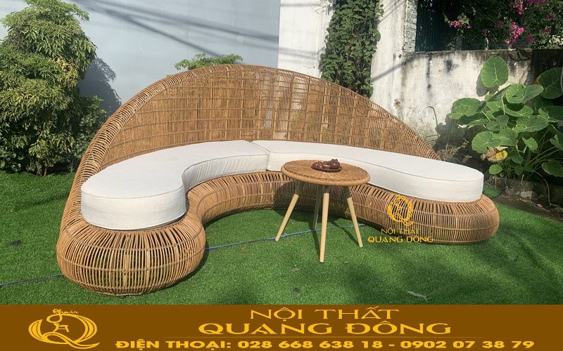 Sofa giả mây mang đường cong uyển chuyển, nghệ thuật