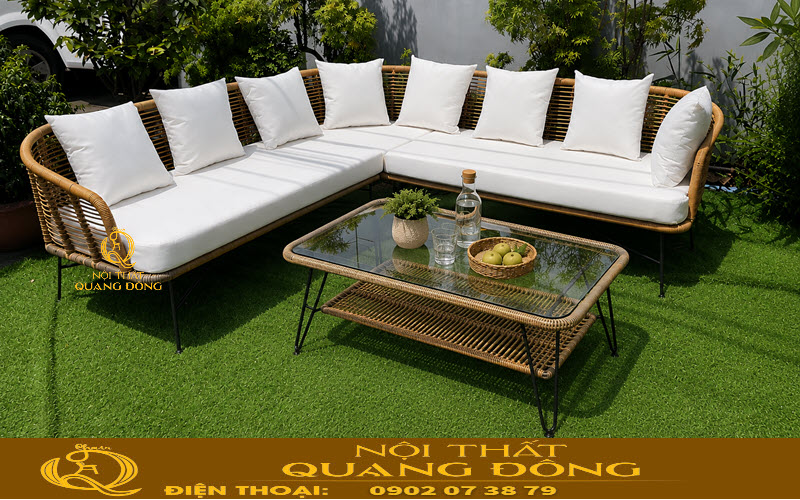 Sofa mây nhựa sử dụng chất liệu phù hợp không gian ngoài trời