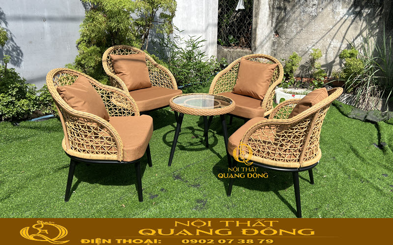 Bàn ghế mây nhựa sở hữu kiểu dáng nổi bật, sang trọng