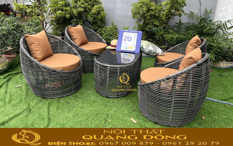 Thiết kế gồm 4 ghế 1 bàn tiện nghi cho mọi không gian