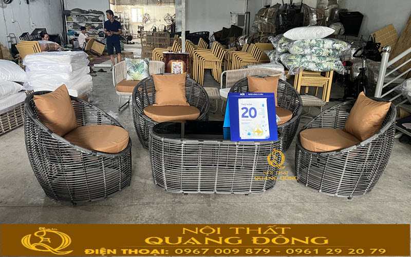 Lớp sơn tĩnh điện bảo vệ bề mặt khung bị ăn mòn, gỉ sét