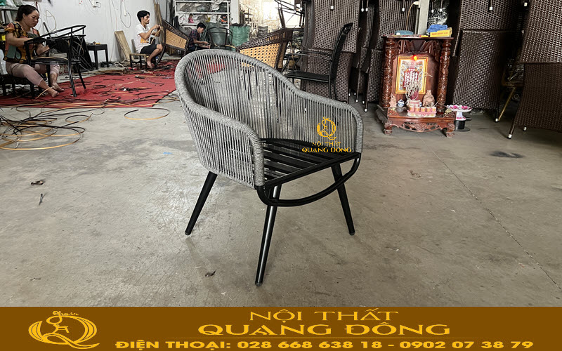 Chiếc ghế giả mây QD-373 được sản xuất trực tiếp tại xưởng Nội thất Quang Đông