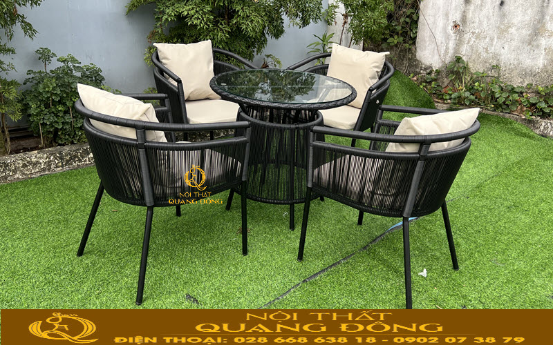 Mẫu bàn ghế phù hợp sử dụng cho sân vườn nhỏ