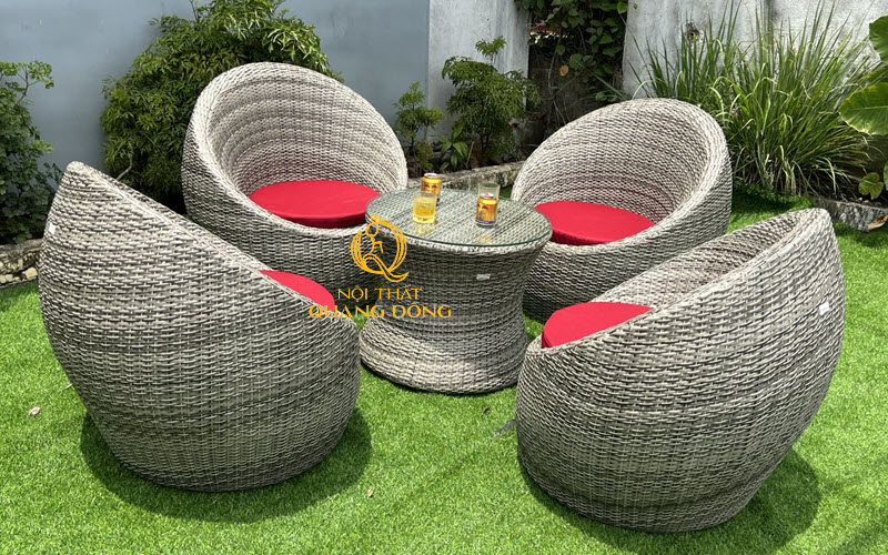 Bàn ghế nhựa mây thiết kế gọn gàng