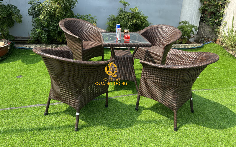 Bàn ghế cafe bền bỉ theo thời gian khi để ngoài trời