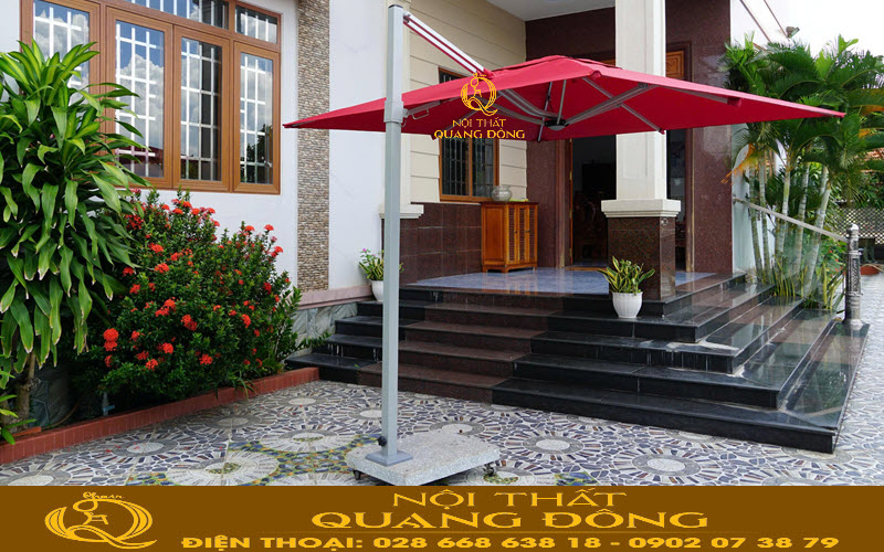 Dù lệch tâm vuông 2,5 mét gam màu đỏ nổi bật không gian ngoài trời