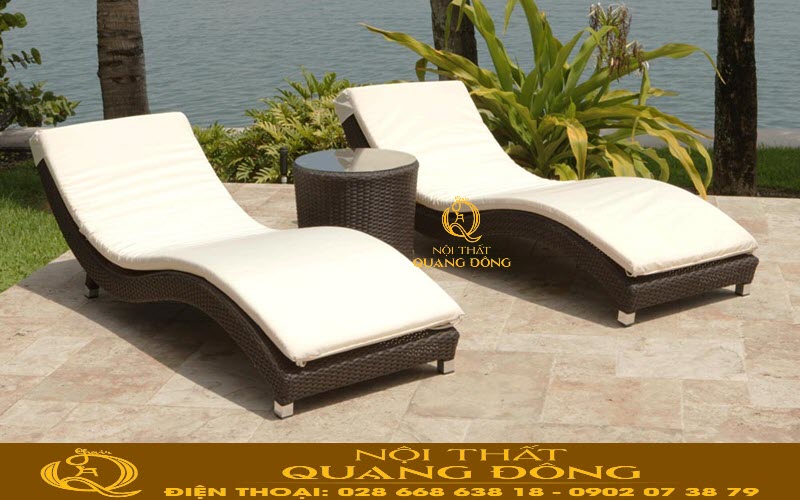 Ghế giả mây hình chữ S mô phỏng dáng ngồi tự nhiên của con người