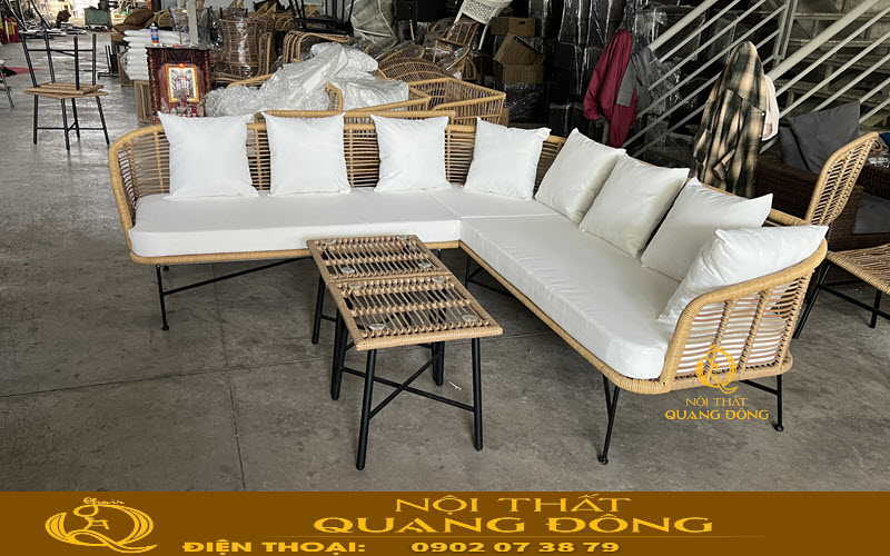 Sofa mây nhựa được đan thủ công từ sợi mây nhựa chính phẩm